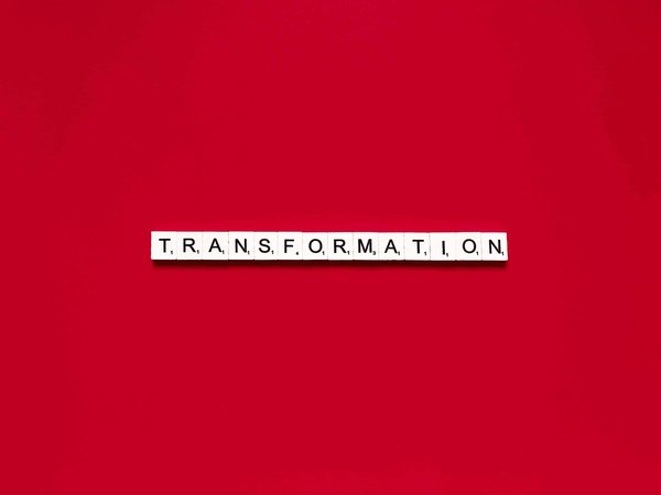 Can AI-Enhanced Smart Mirrors Transform the In-Store Retail Experience?